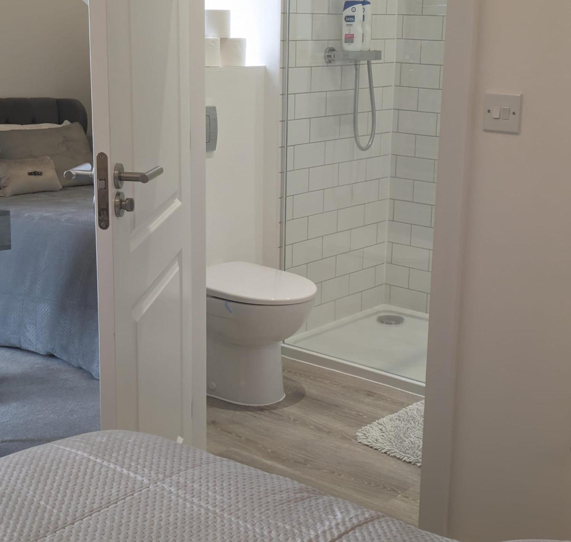 Contemporary Double Ensuite Room Birmingham Eksteriør bilde